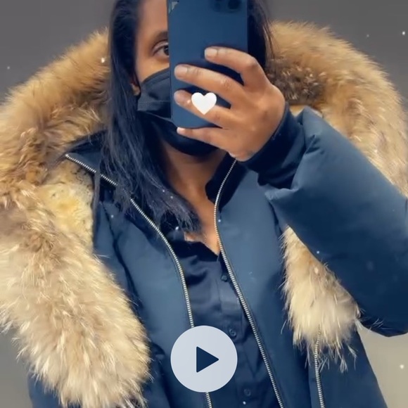 TRISH Powder Touch down coat with natural fur Signature Mackage Collar - Picture 3 of 4